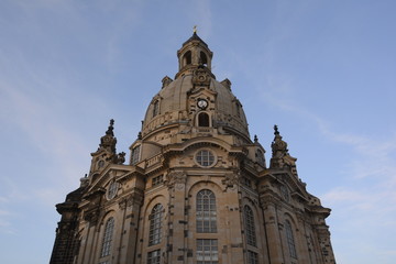 Fototapeta na wymiar Die Frauenkirche in Dresden