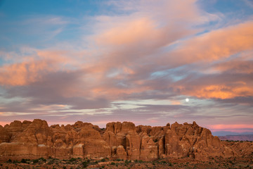 Delicate Arch at sunset in Arches National Park, Utah, USA.