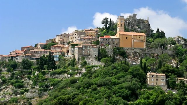 Le village d' &Egrave;ze sur la c&ocirc;te d'Azur