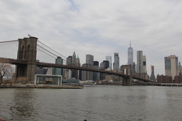 Fototapeta na wymiar Brooklyn Bridge with the New York skyline in the background