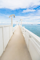 пирс в море 