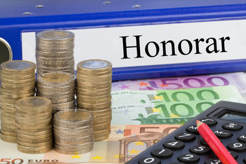 Honorar / Ordner mit Geld