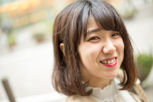笑顔が可愛い 女性 Stock Photo Adobe Stock 笑顔が可愛い 女性 Stock Photo Adobe Stock