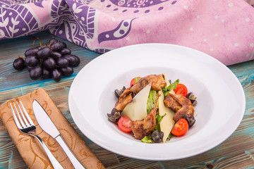 Quails with cepes in red wine sauce
