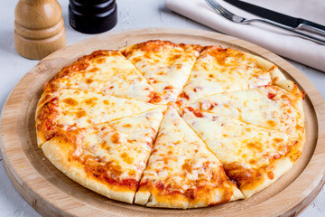 Pizza Margherita - 149453469