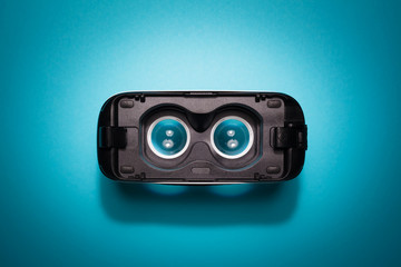 Virtual reality headset device