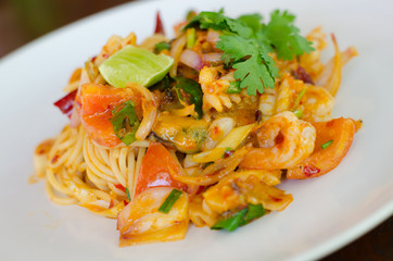 The spaghetti shrimp sauce,Tom Yum Goong Spaghetti : Fusion cuisine between Thai and Italian.