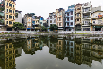Obraz premium Traditional vietnamese houses in Hanoi, Vietnam