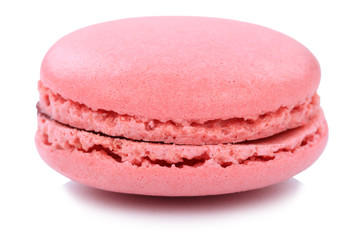 Erdbeer Macaron Macaroon Keks Nachtisch Dessert aus Frankreich Freisteller