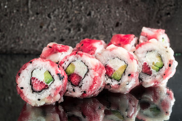 Tuna scallop roll with strawberry and avocado