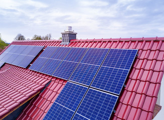 Dach mit Solaranlage / Photovolaikanlage