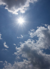 Naklejka na ściany i meble 太陽と青空と雲「空想・太陽を見つめるモンスターたち」未来、紫外線対策などのイメージ