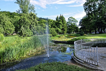 Fototapeta na wymiar Another fountain in the park