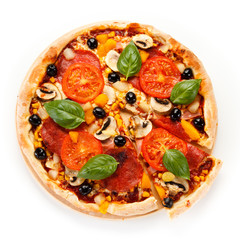 Pizza pepperoni with tomato and olives