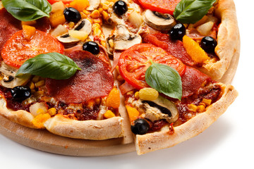 Pizza pepperoni with tomato and olives