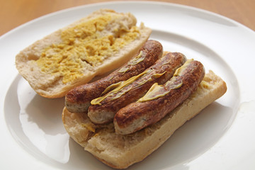 Nürnberger Würstchen mit Brötchen