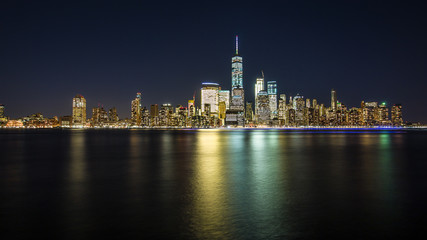 Fototapeta na wymiar New York City bei Nacht