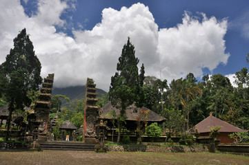 Fototapeta na wymiar Bali Pura Luhur Batukau 