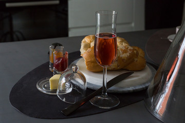 challah with marmelade