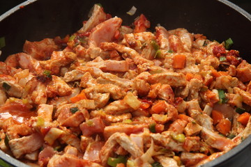 Pfannengericht mit Fleisch