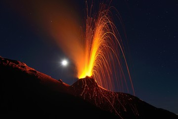 Eruption of volcano "Piton de La Fournaise"