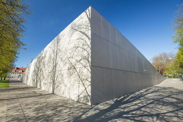 Szczecin / pionowa ściana nowoczesnego budynku © Rochu_2008