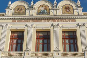 Fototapeta premium Teatro Tomas Terry colonial building in Cienfuegos, Cuba