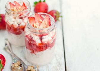Yoghurt with strawberries