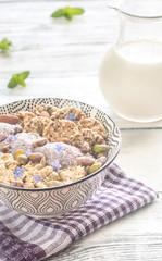 Oats with chia pudding and cereal cookies