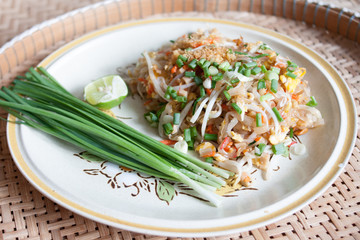 thai noodle food