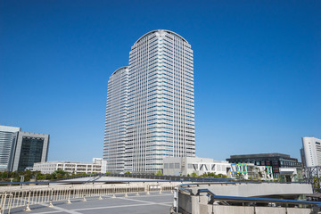 Naklejka premium 高層ビジネスビル街