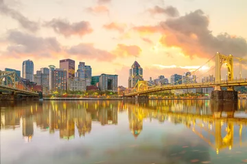 Foto auf Acrylglas Panorama der Innenstadt von Pittsburgh in der Dämmerung © f11photo