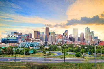 Photo sur Plexiglas Amérique centrale Panorama des toits de Denver au crépuscule.