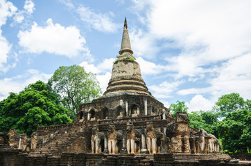 Fototapeta na wymiar Sukothai historical park, Unesco world heritage. Chang Rop Temple ,Thailand