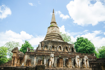 Obraz premium Sukothai historical park, Unesco world heritage. Chang Rop Temple ,Thailand