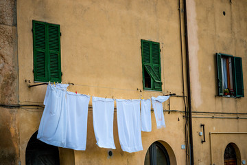 Dans les rues de Pitigliano en Toscane