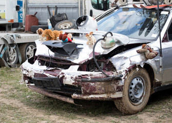 Car wrecks rally
