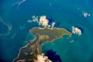 Fototapeta na wymiar Bird's eye view of the Whitsunday Islands