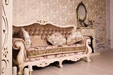 A luxurious interior in the vintage style