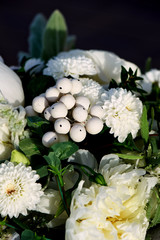 Obraz na płótnie Canvas Wedding decor. Floral arrangement with berries white .Floral