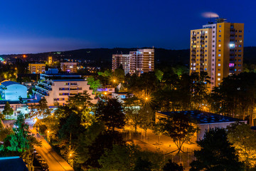 Fototapeta premium Miasto nocą