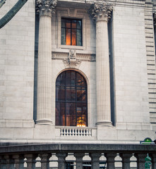 Fototapeta na wymiar window of new York city library 