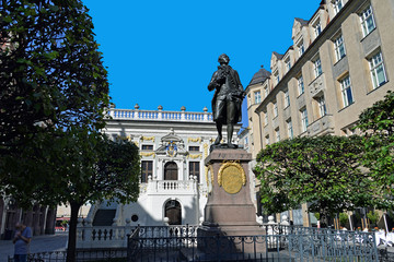 Goethedenkmal vor der alten Börse in Leipzig 