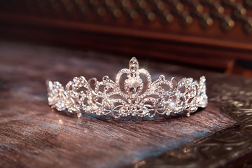 Wedding bridal luxury diadem with crystals © Elina Leonova