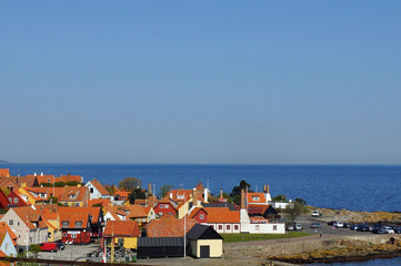 Blick auf Gudhjem und Hafen