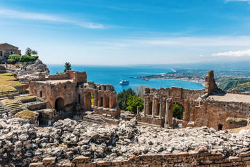 Greek theater in Taormina, Sicily, Italy - obrazy, fototapety, plakaty