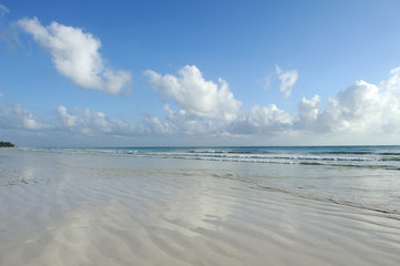 Emply beach and tropical ocean