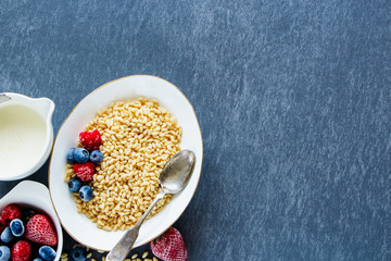 Rice cereal with berries