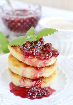 Cottage cheese pancakes with raspberries jam, breakfast or lunch