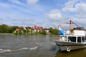 Ausflugsschiff  Donau in Regensburg